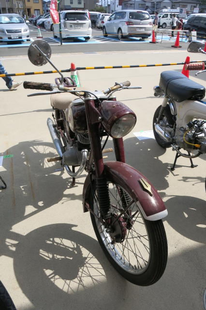 「バイクの集い」