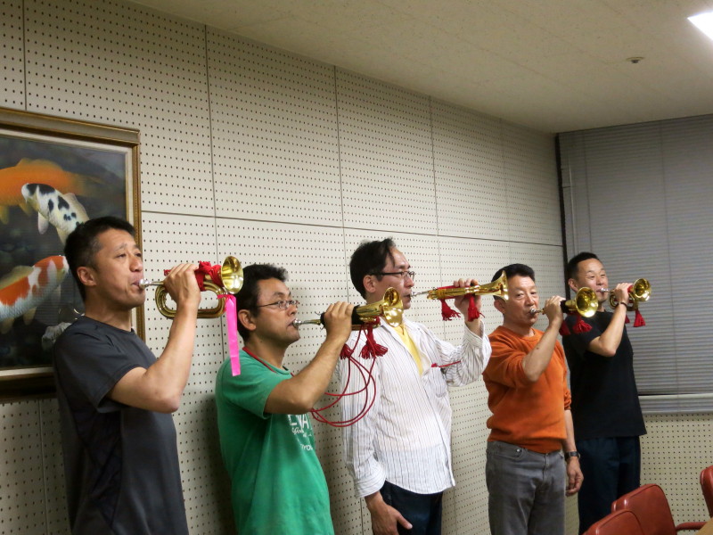 「飛竜まつりの準備」